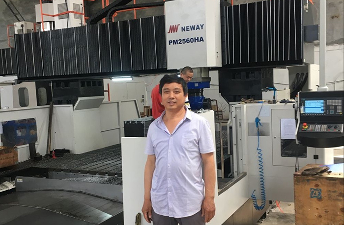 鼎輝生產化肥設備及有機肥設備的大型龍門銑床
